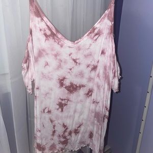 Cold shoulder short sleeve top